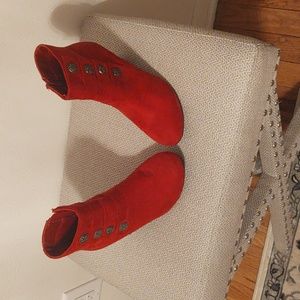 Very Cute Red Suede Covington Booties Size 7